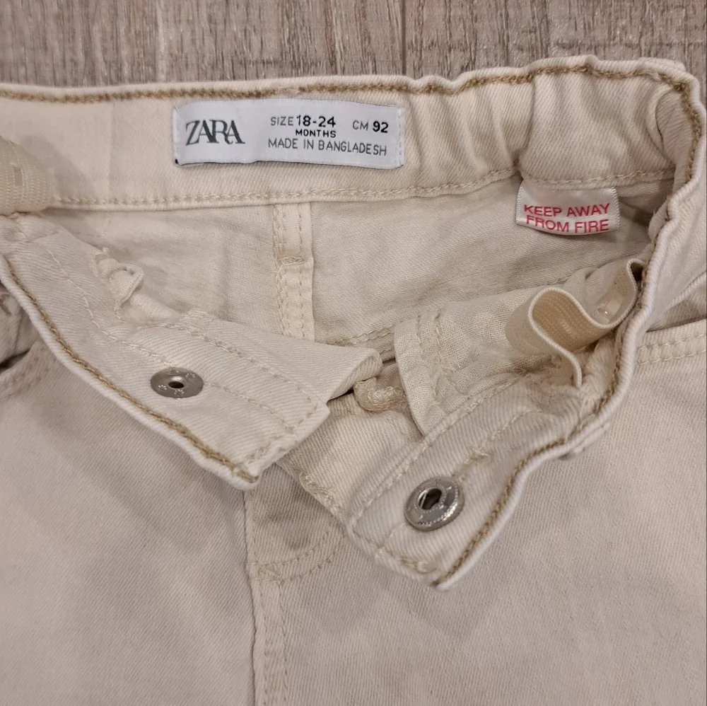 ZARA Toddler Boy's Shorts - Picture 2 of 4